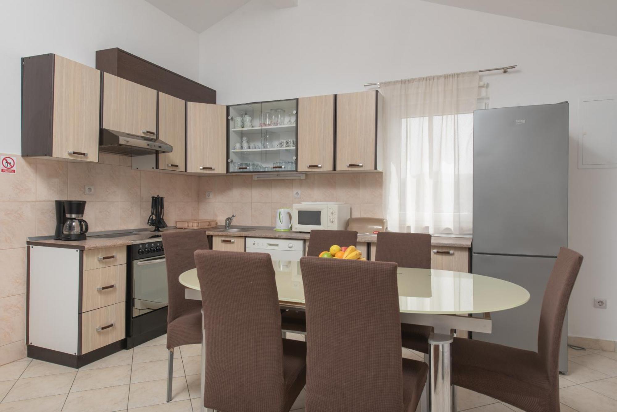 Apartments Iva Marina Exterior photo