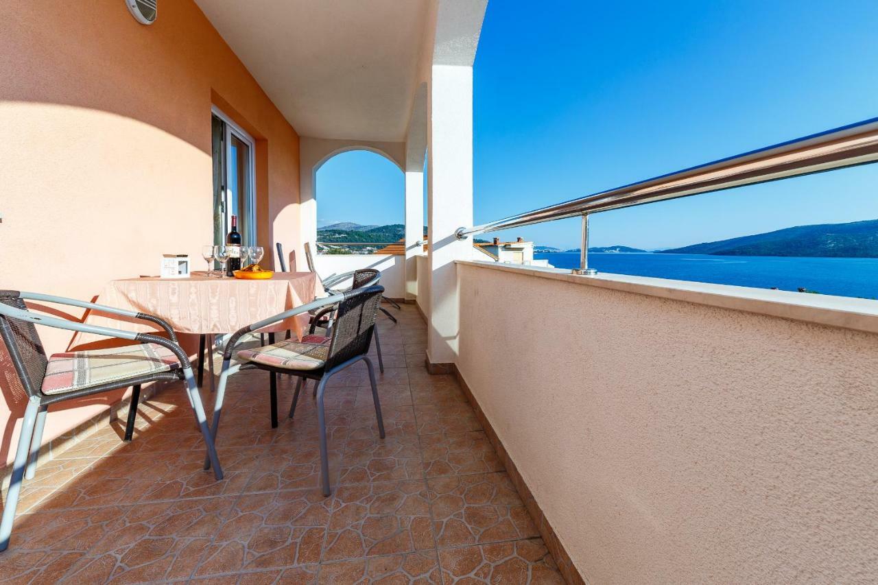 Apartments Iva Marina Exterior photo